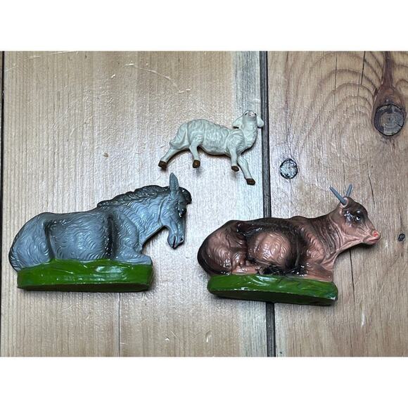 9 Vintage Paper Mache Nativity Scene Figurines. Holy Family. Animals. Angels. - Picture 4 of 11